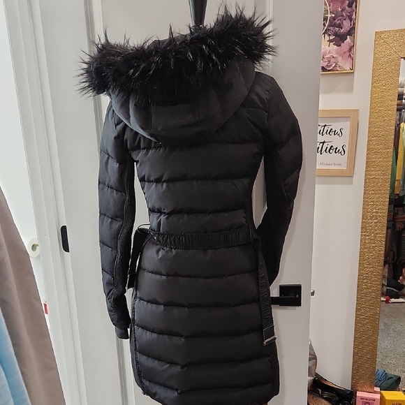 Express Black Puffer Jacket with Fur Trim - Picture 14 of 16